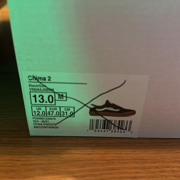 Men’s Vans Old School all white shoes - Picture 2 of 2